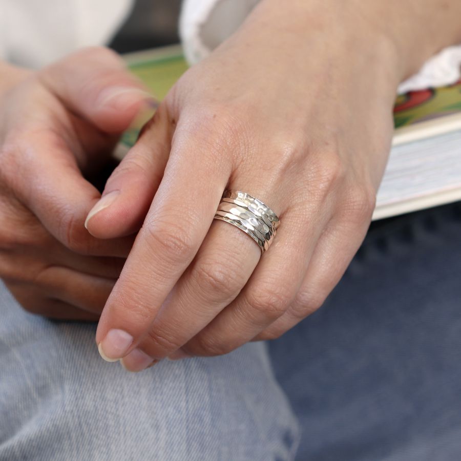 POM Sterling Silver Simple Hammered Spinning Ring