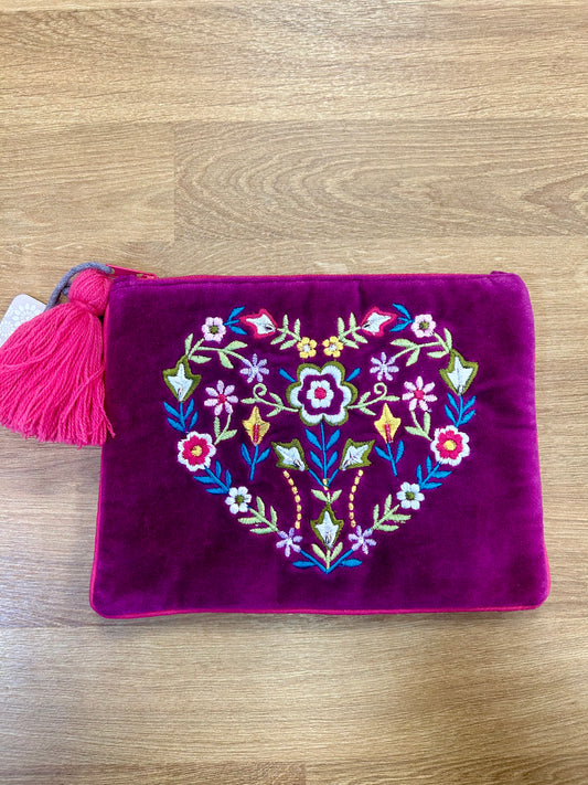 Wine velvet heart wreath zip purse