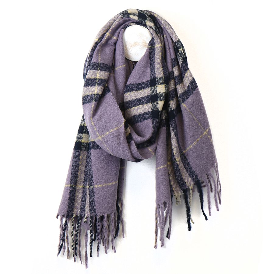 Lavender Blanket Scarf with Tassel Fringe – Soft Winter Scarf in Purple Check Design