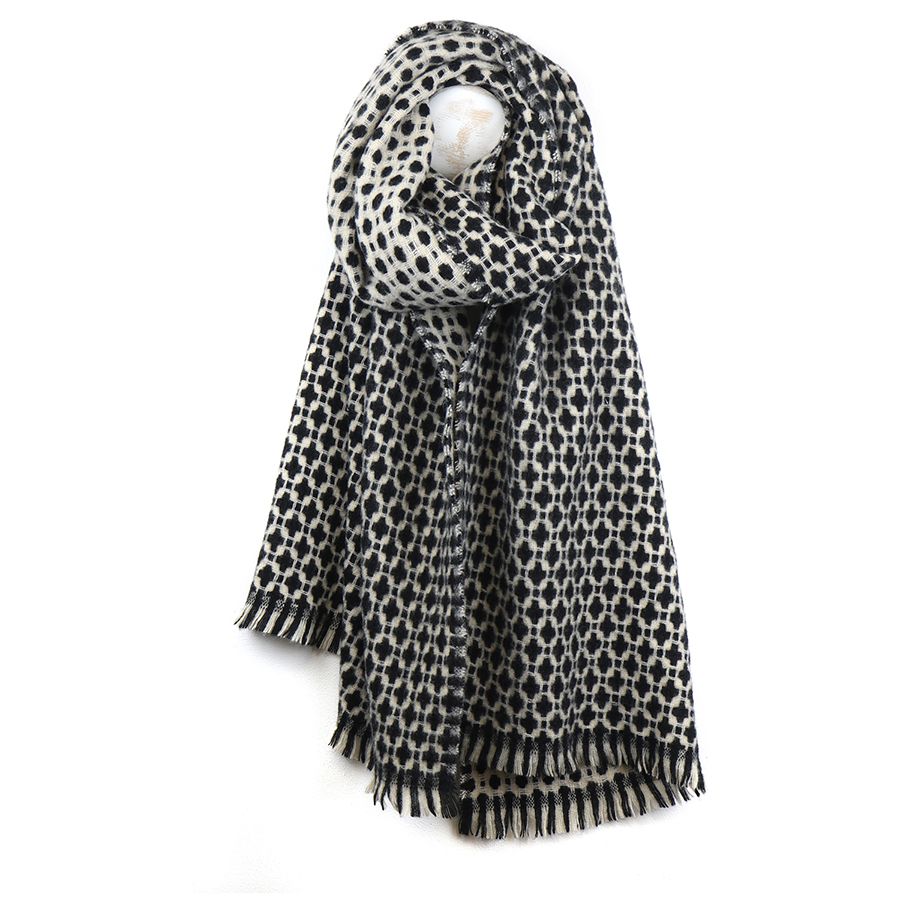 Monochrome Blanket Scarf with Tassel Fringe – Soft Winter Scarf in Black and White Geometric Design